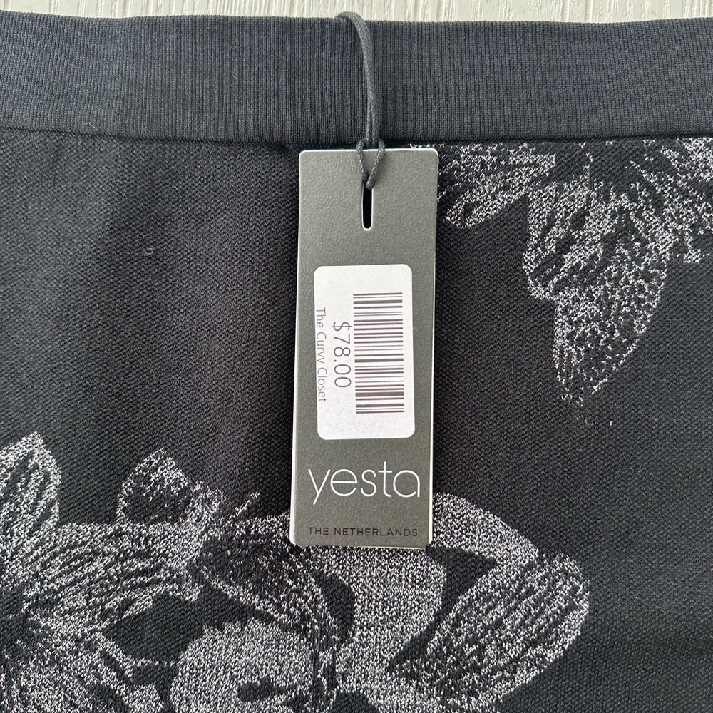 yesta black floral knit sweater skirt size 14,16,18,20 - Picture 3 of 6